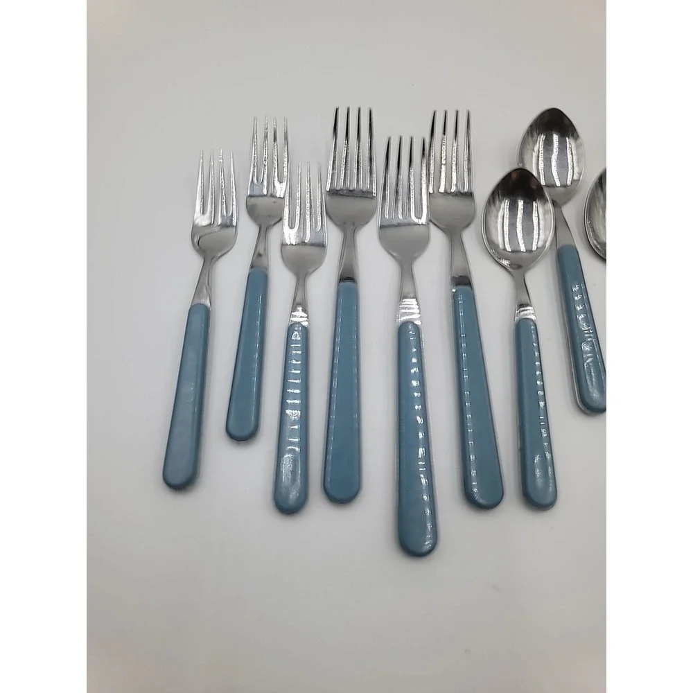 16pc Culinary‎ Pro Blue Plastic Handle Stainless Flatware Set